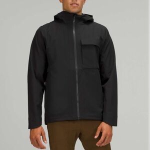 Lululemon Outpour Men’s Hooded Raincoat / windbreaker